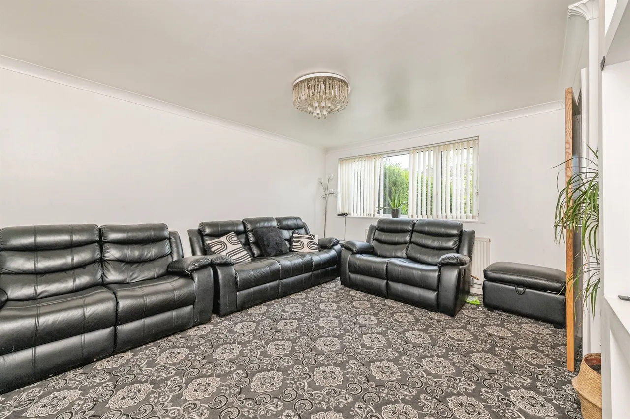 Chalcroft Close, Heckmondwike, WF16, photo 4