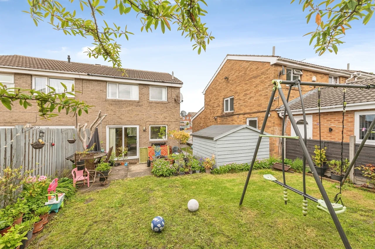 Chalcroft Close, Heckmondwike, WF16, photo 11