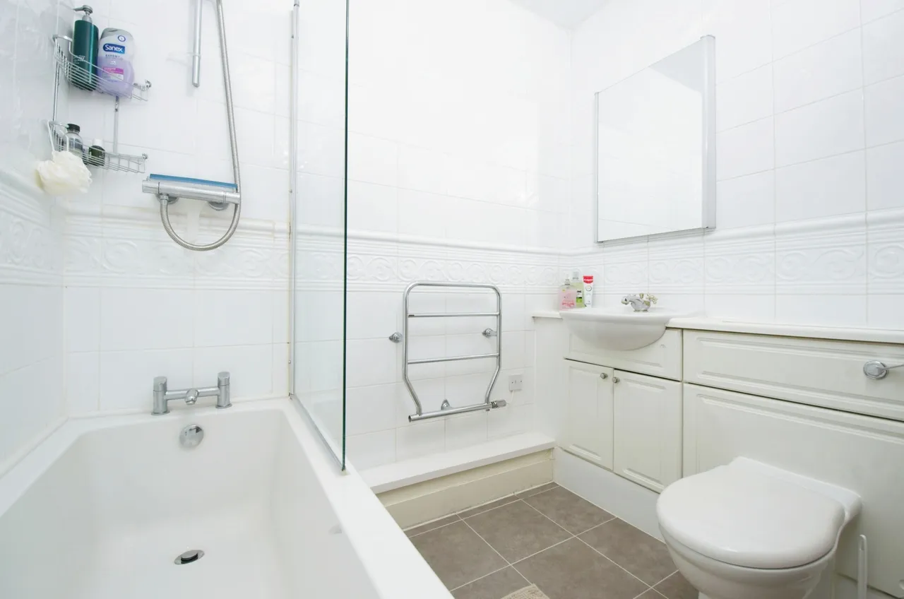 St James Mansions, Mount Stuart Square, CF10, photo 12
