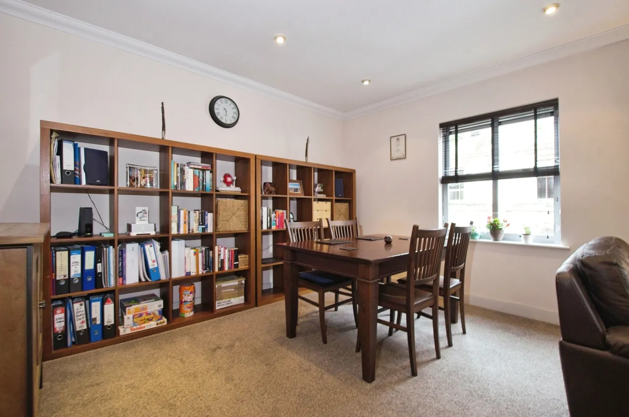 St James Mansions, Mount Stuart Square, CF10, photo 5