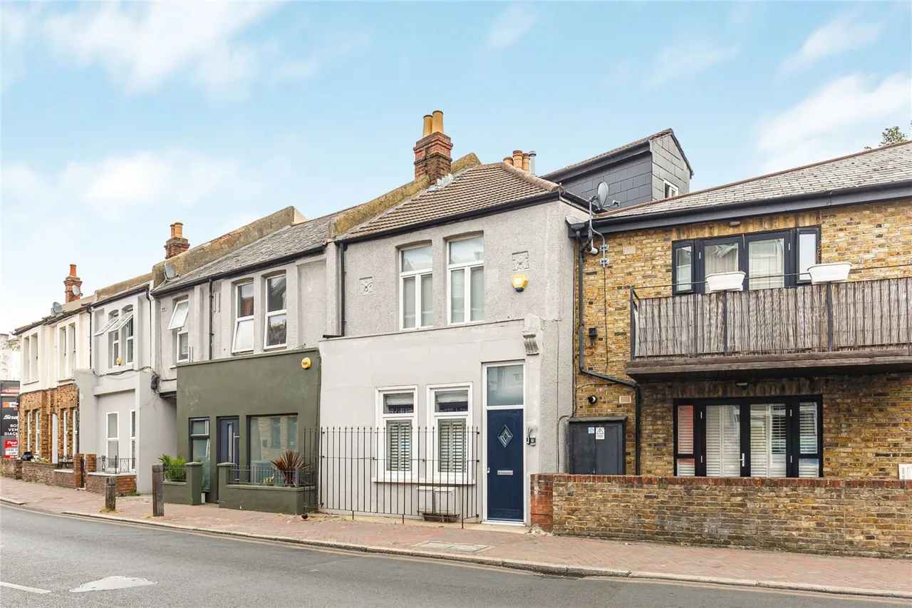 2 bed flat for sale — Eardley Road, Furzedown
