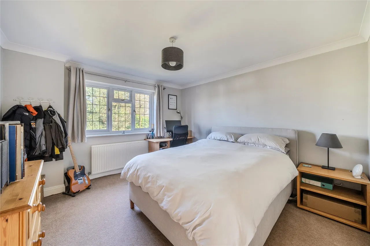 MacDonald Road, Lightwater, GU18, photo 15