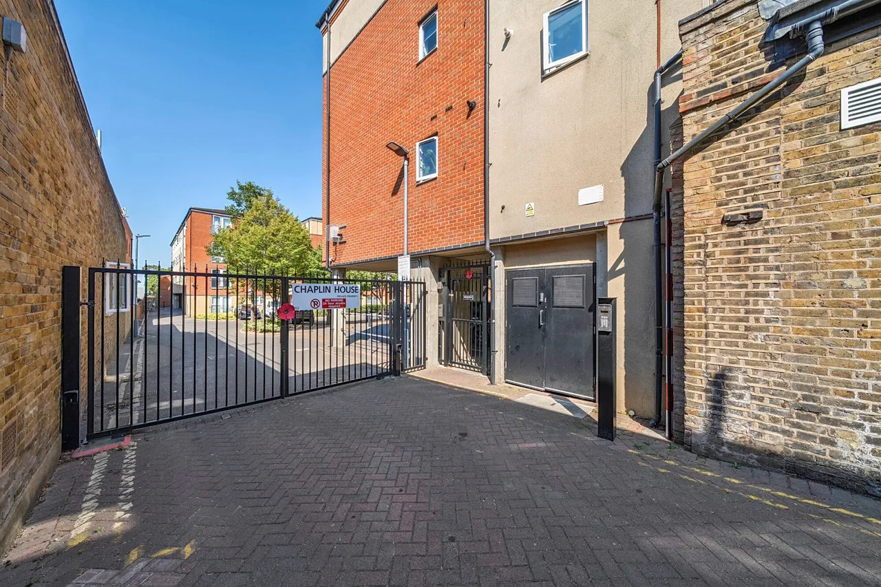 Sidcup High Street, DA14, photo 20
