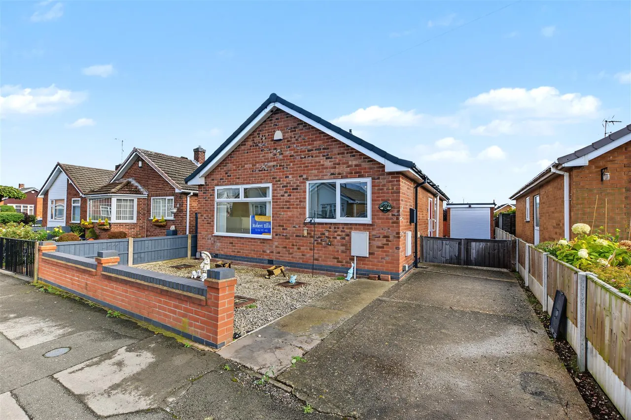 2 bed house for sale, Orchard Drive, Calverton, NG14