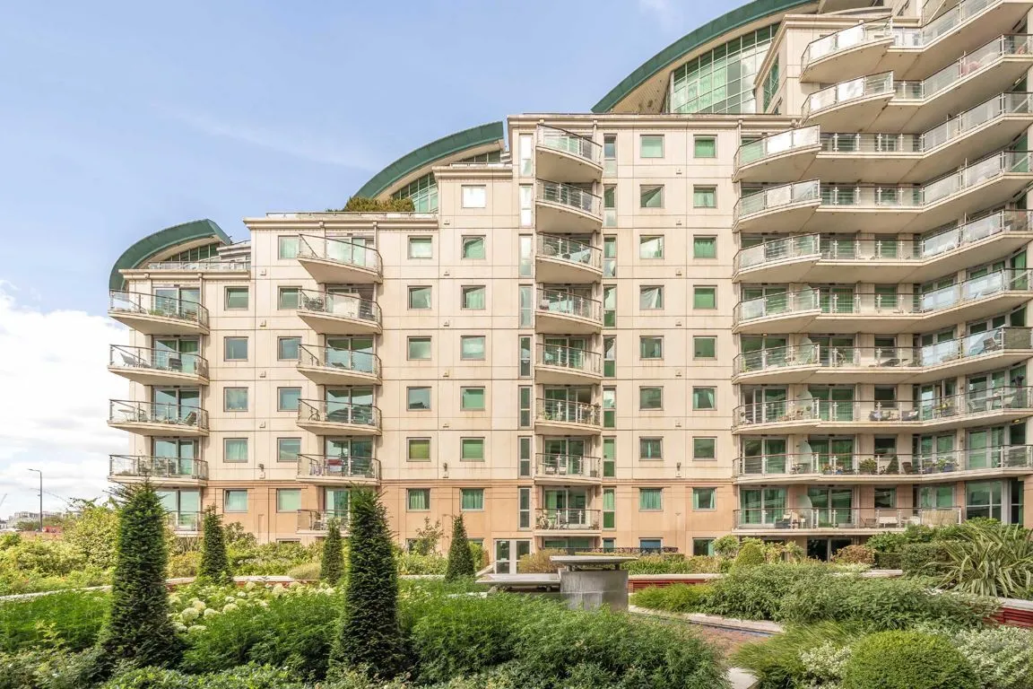 1 bed flat for sale — Bridge House, St. George Wharf