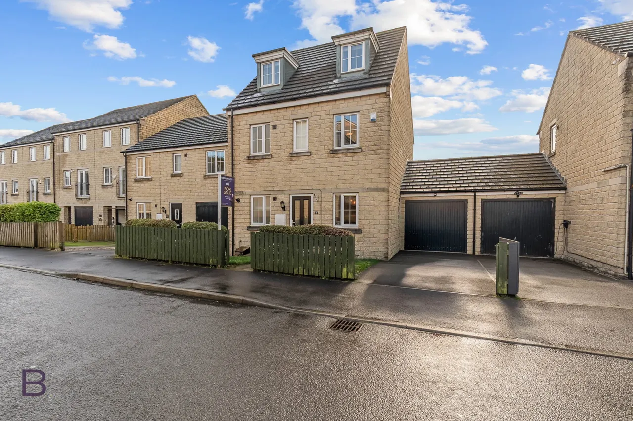 4 bed house for sale, Woodsley Fold, Thornton, BD13