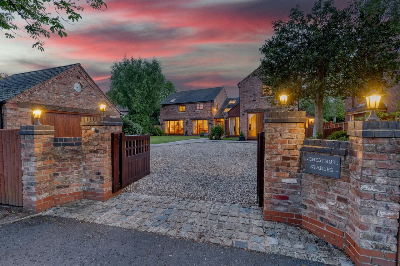 5 bed barn for sale, Hartford, Northwich