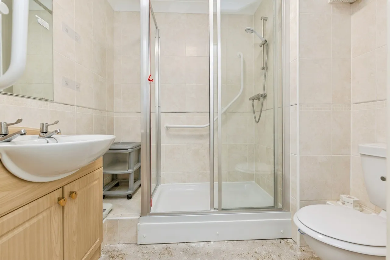 Fairweather Court, Darlington, Durham, DL3, photo 11