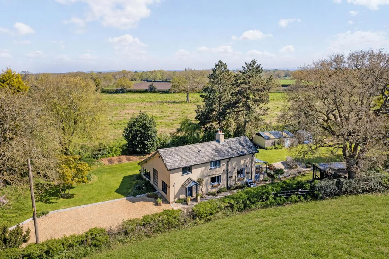 3 bed house for sale, Cross Lane, Kermincham, CW12