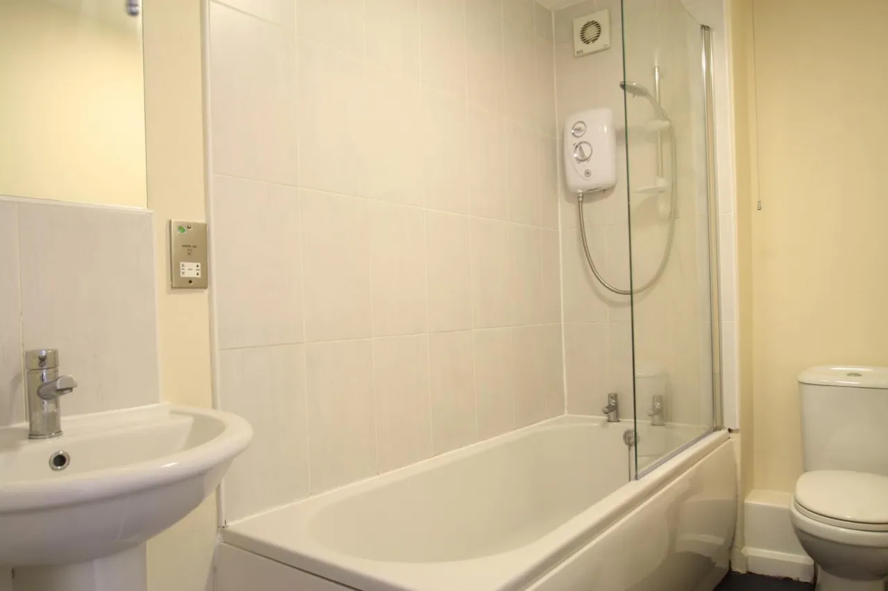 The Moorlands, Leeds, LS17, photo 7