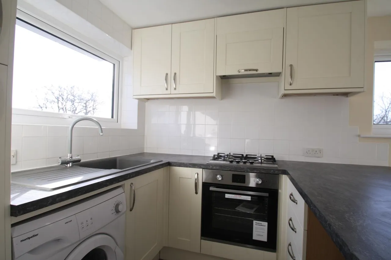 The Moorlands, Leeds, LS17, photo 8