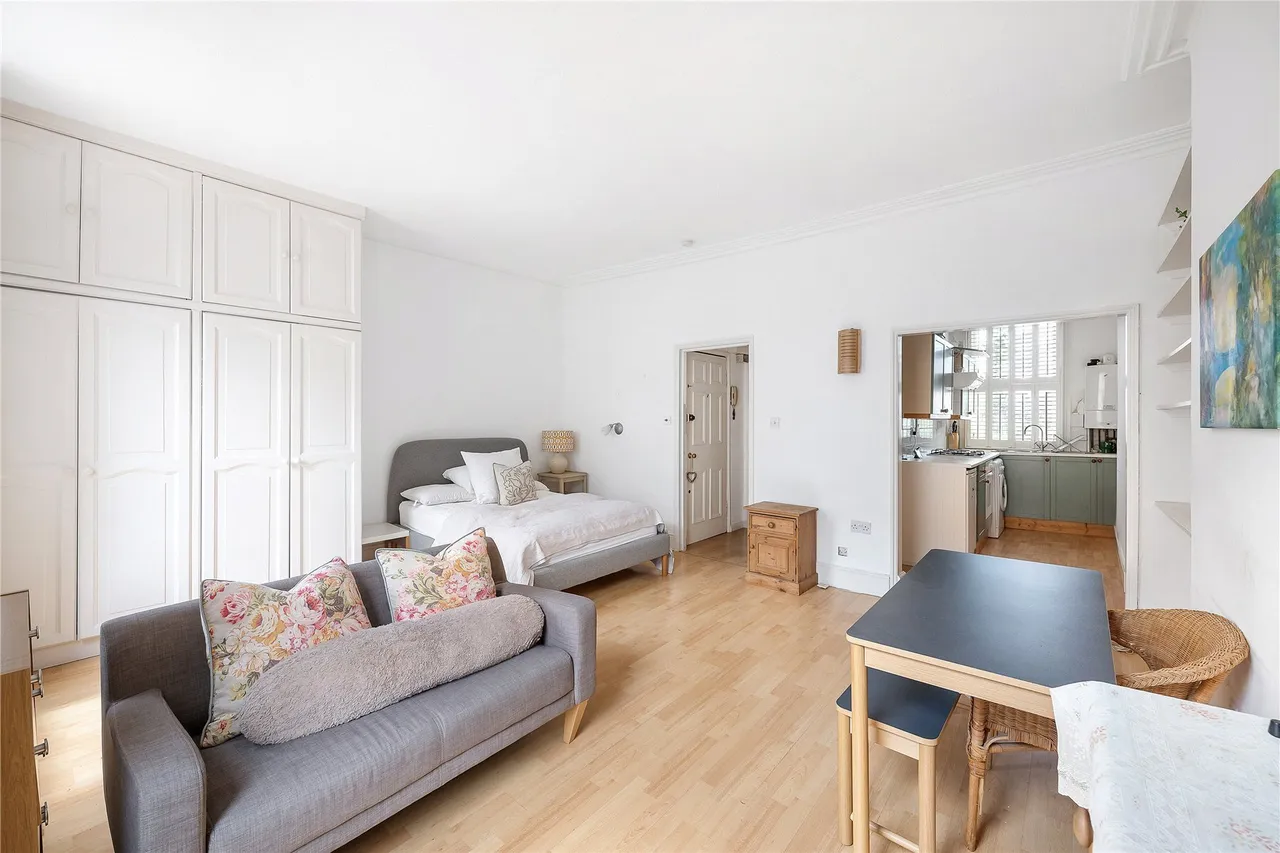 Battersea Park Road, Battersea, SW11, photo 2