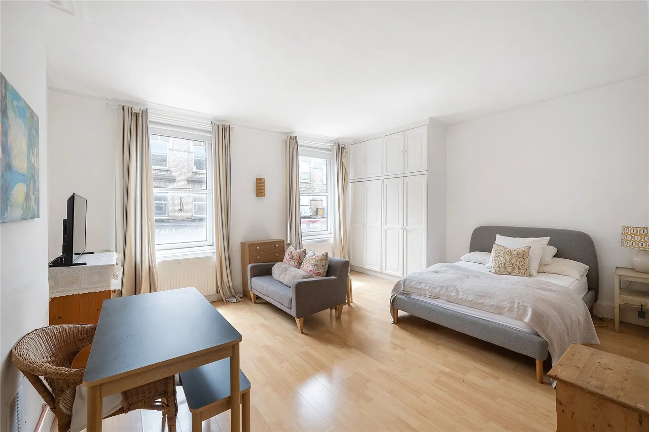 flat for sale — Battersea Park Road, Battersea, SW11