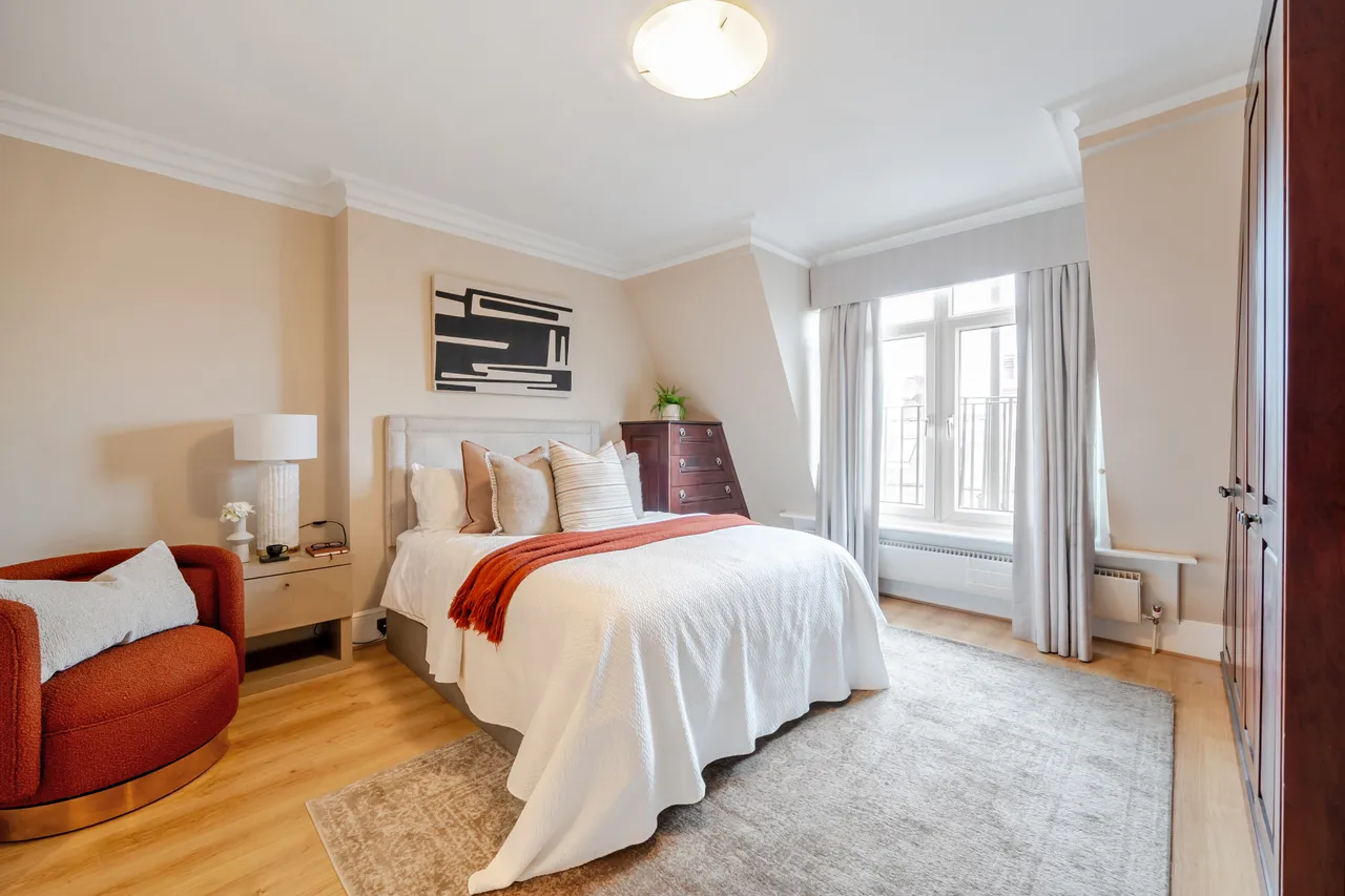 Iverna Court, London, W8, photo 5