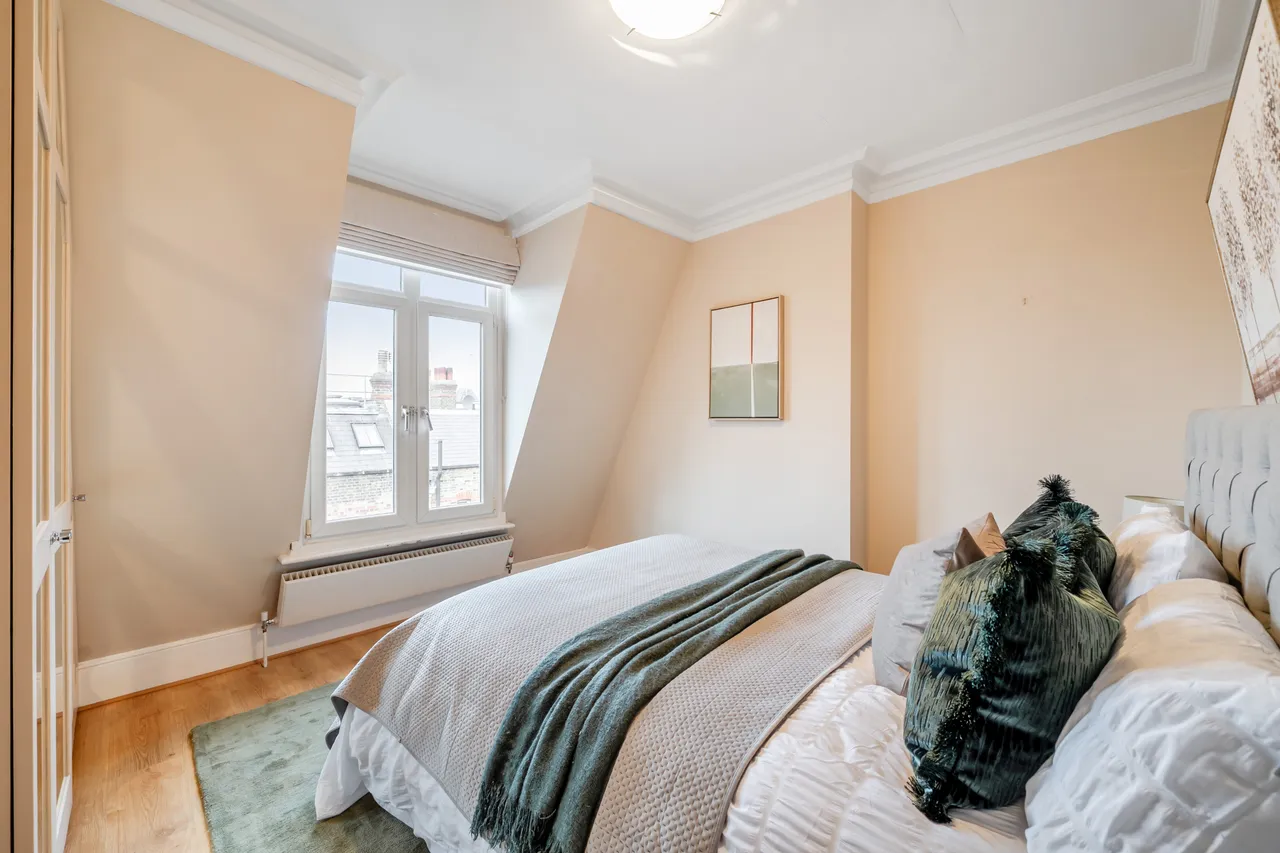 Iverna Court, London, W8, photo 4