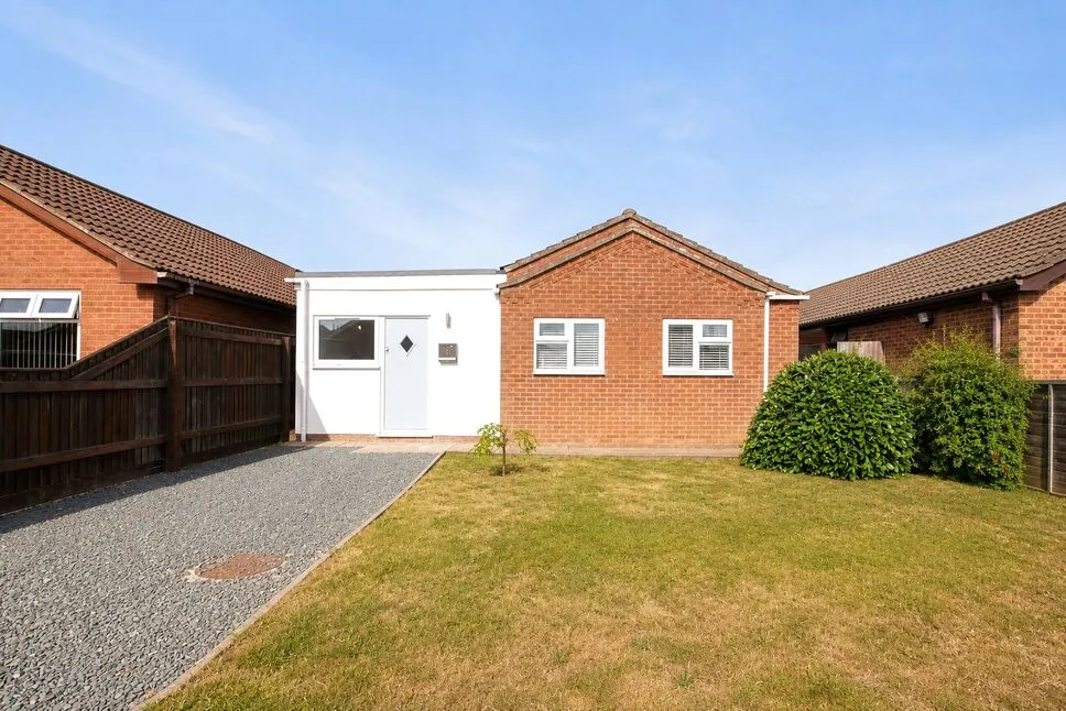 2 bed house for sale — Harding Close, Sutton-on-Sea, Lincolnshire, LN12