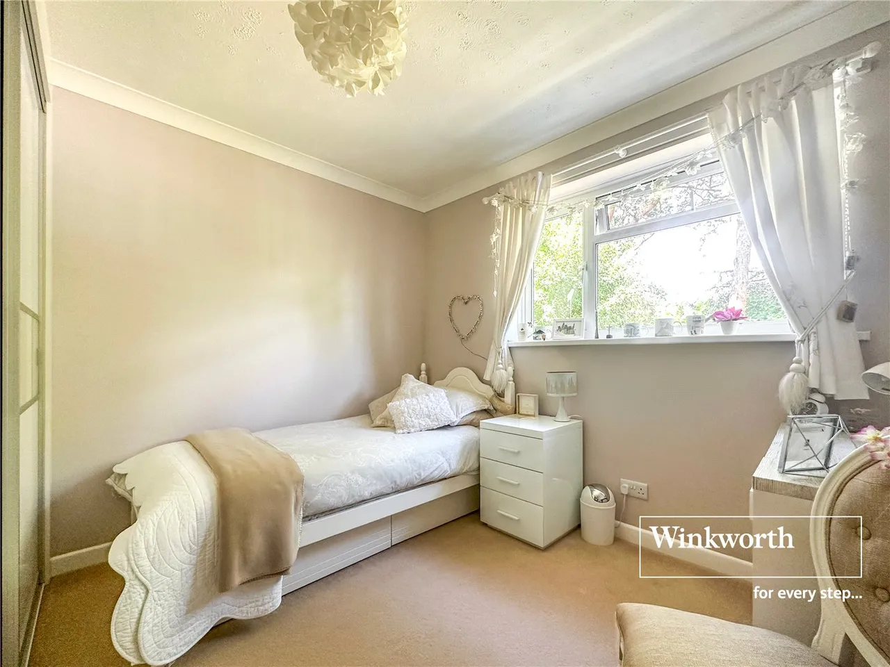 Moorside Road, West Moors, Ferndown, BH22, photo 6