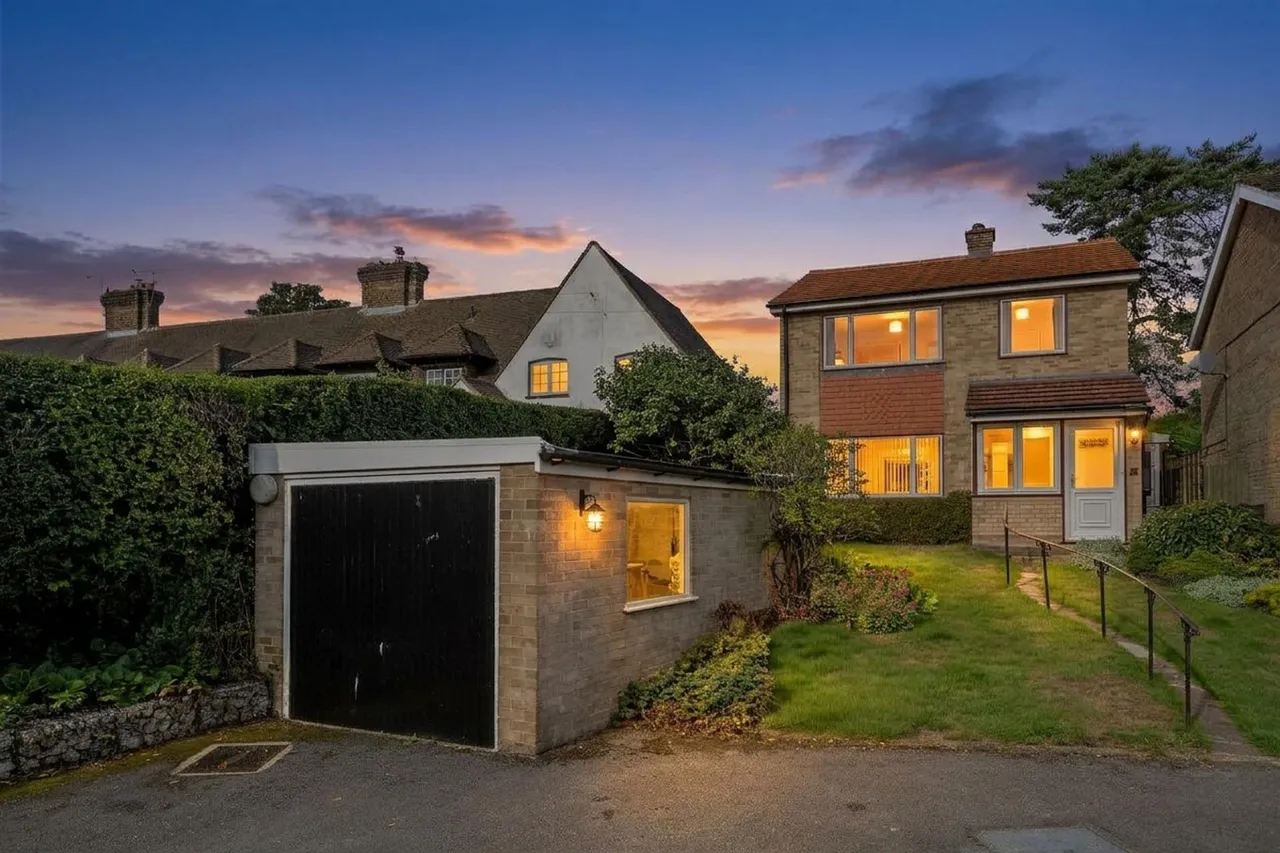 3 bed house for sale, Slines Oak Road, Woldingham, CR3