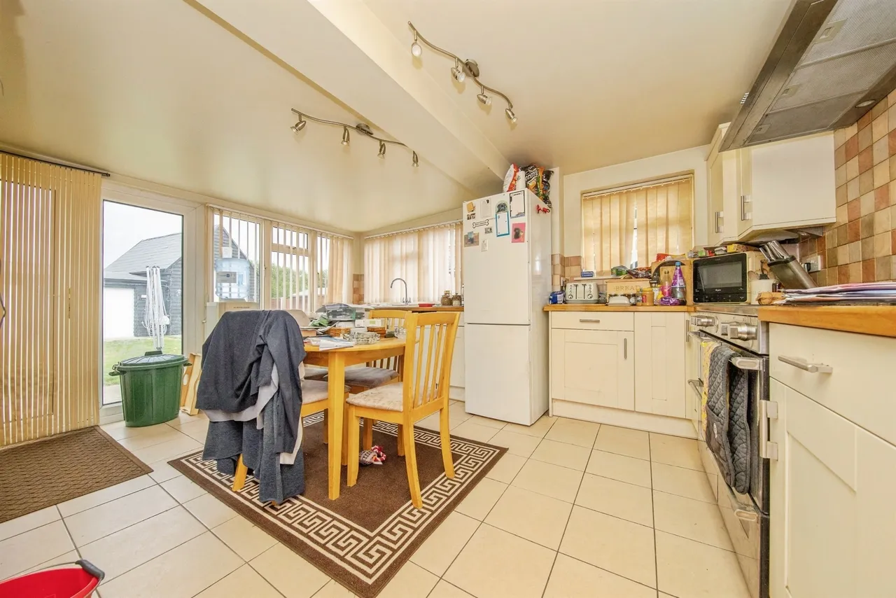 Ipswich Road, Colchester, CO4, photo 3