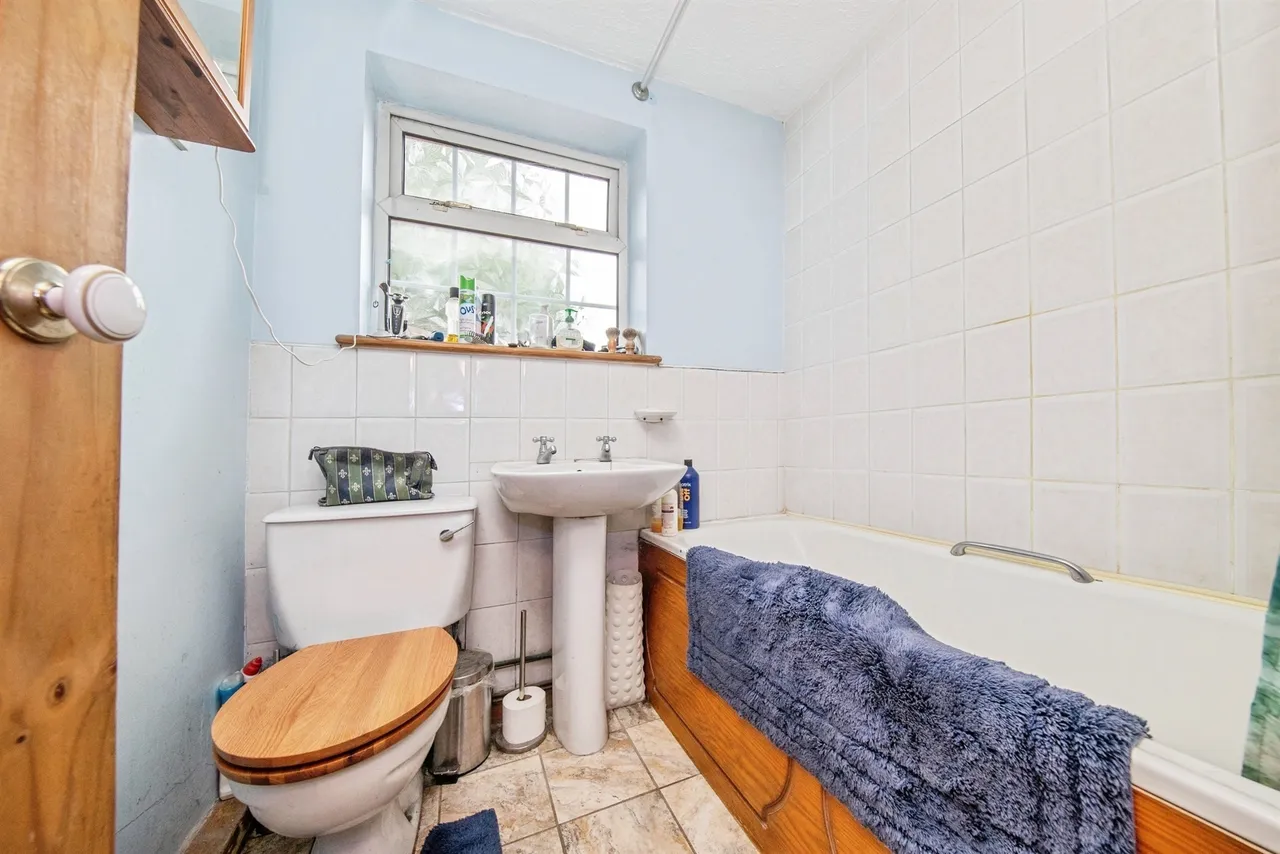 Ipswich Road, Colchester, CO4, photo 10