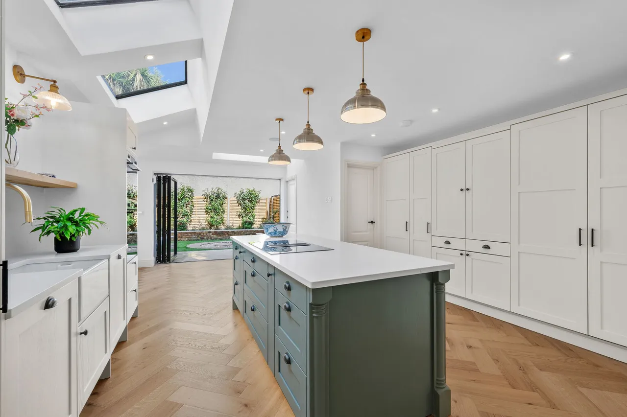 Dundonald Road, London, SW19, photo 2