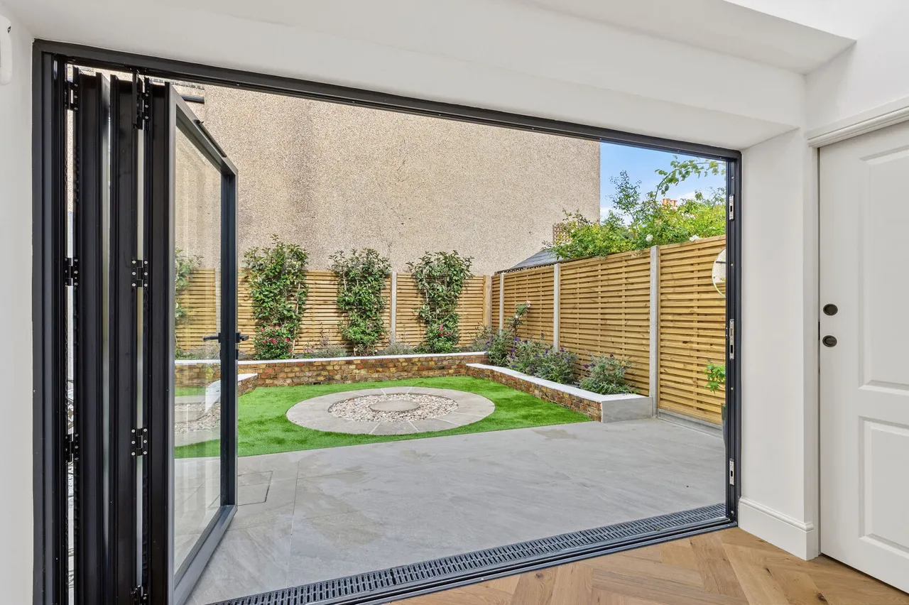 Dundonald Road, London, SW19, photo 17