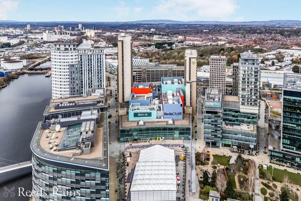 Pink, Media City UK, Salford, M50, photo 12