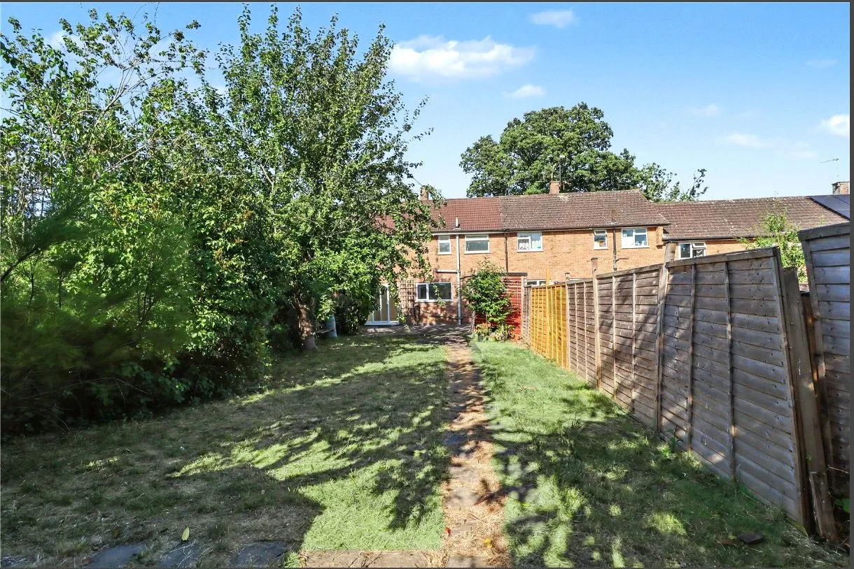 Willow Way, Woking, GU22, photo 11