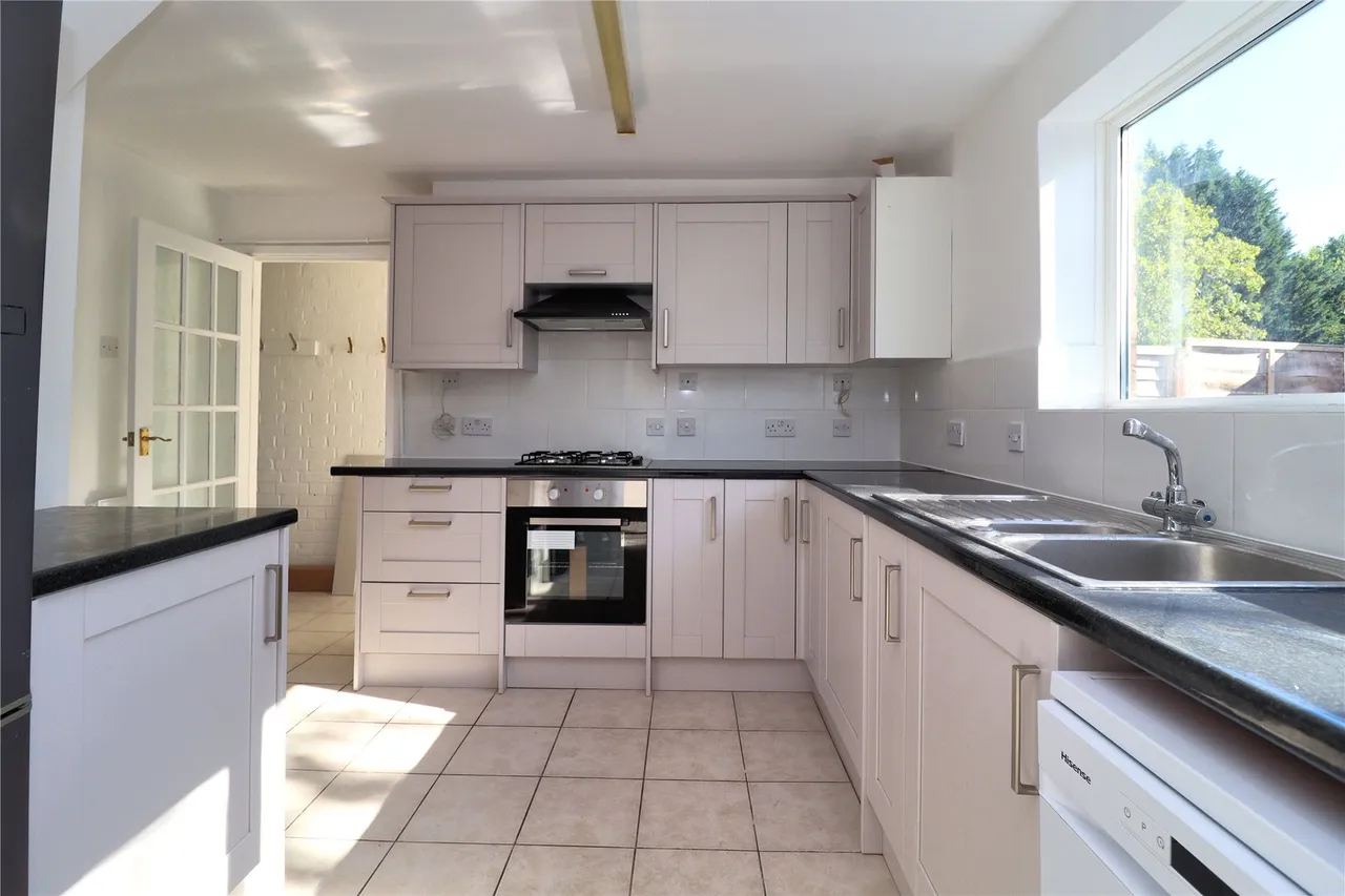 Willow Way, Woking, GU22, photo 3
