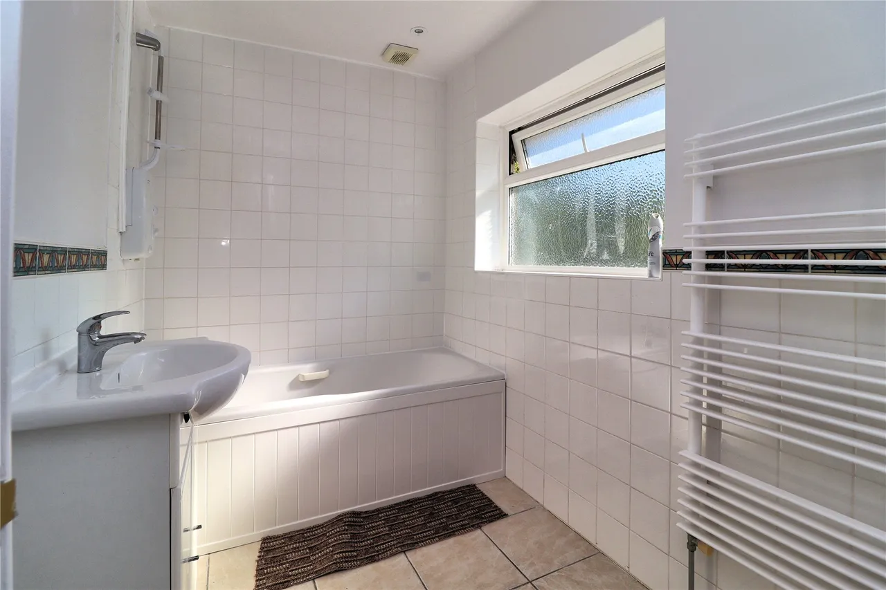 Willow Way, Woking, GU22, photo 8