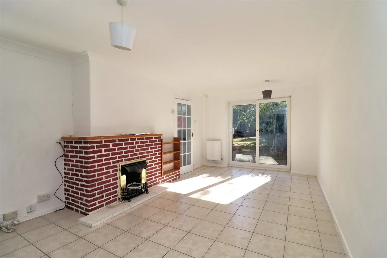 Willow Way, Woking, GU22, photo 2