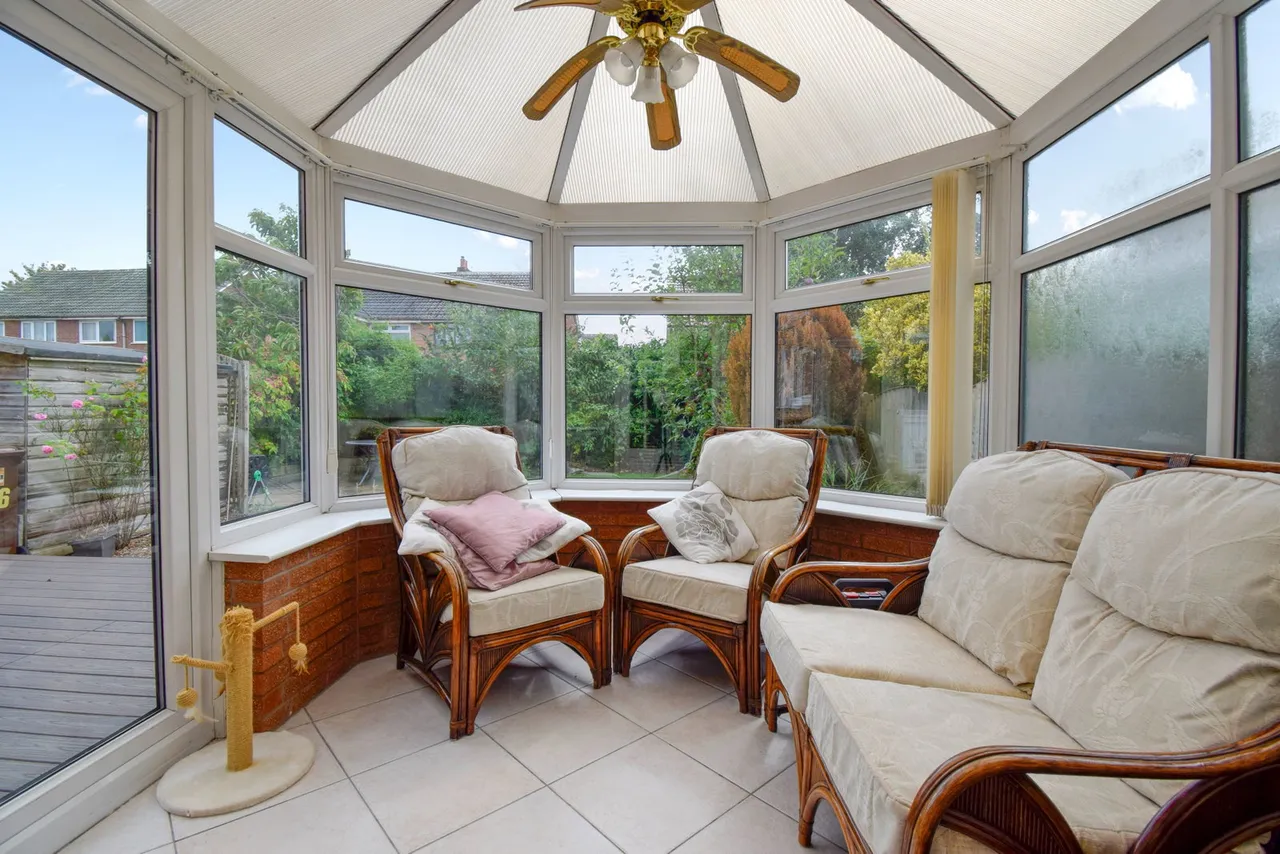 Bristol Avenue, Farington, Leyland, PR25 4QZ, photo 5