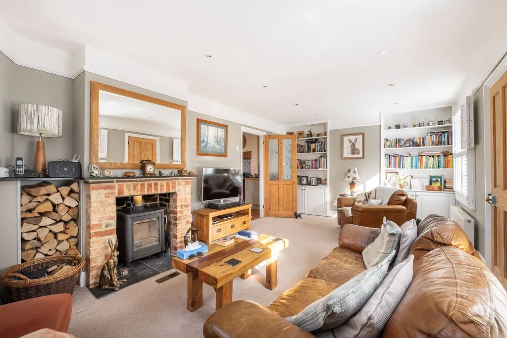 London Road, Aston Clinton, HP22, photo 8