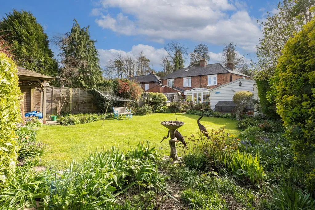 London Road, Aston Clinton, HP22, photo 9