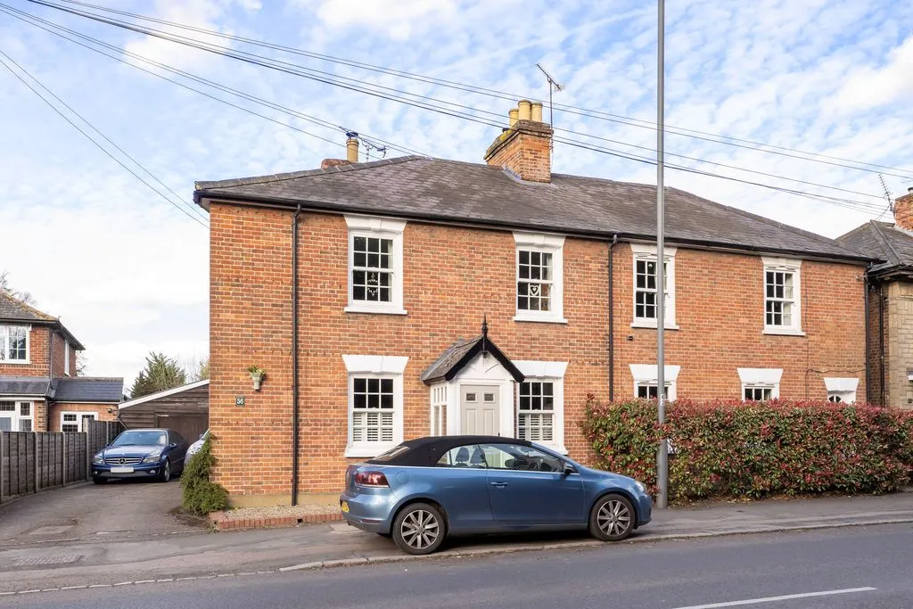 3 bed house for sale, London Road, Aston Clinton, HP22