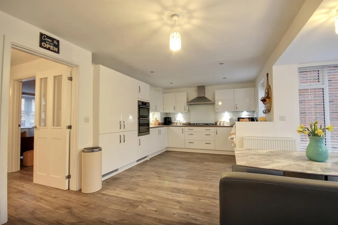 Lawrance Avenue, Anlaby, Hull, photo 14