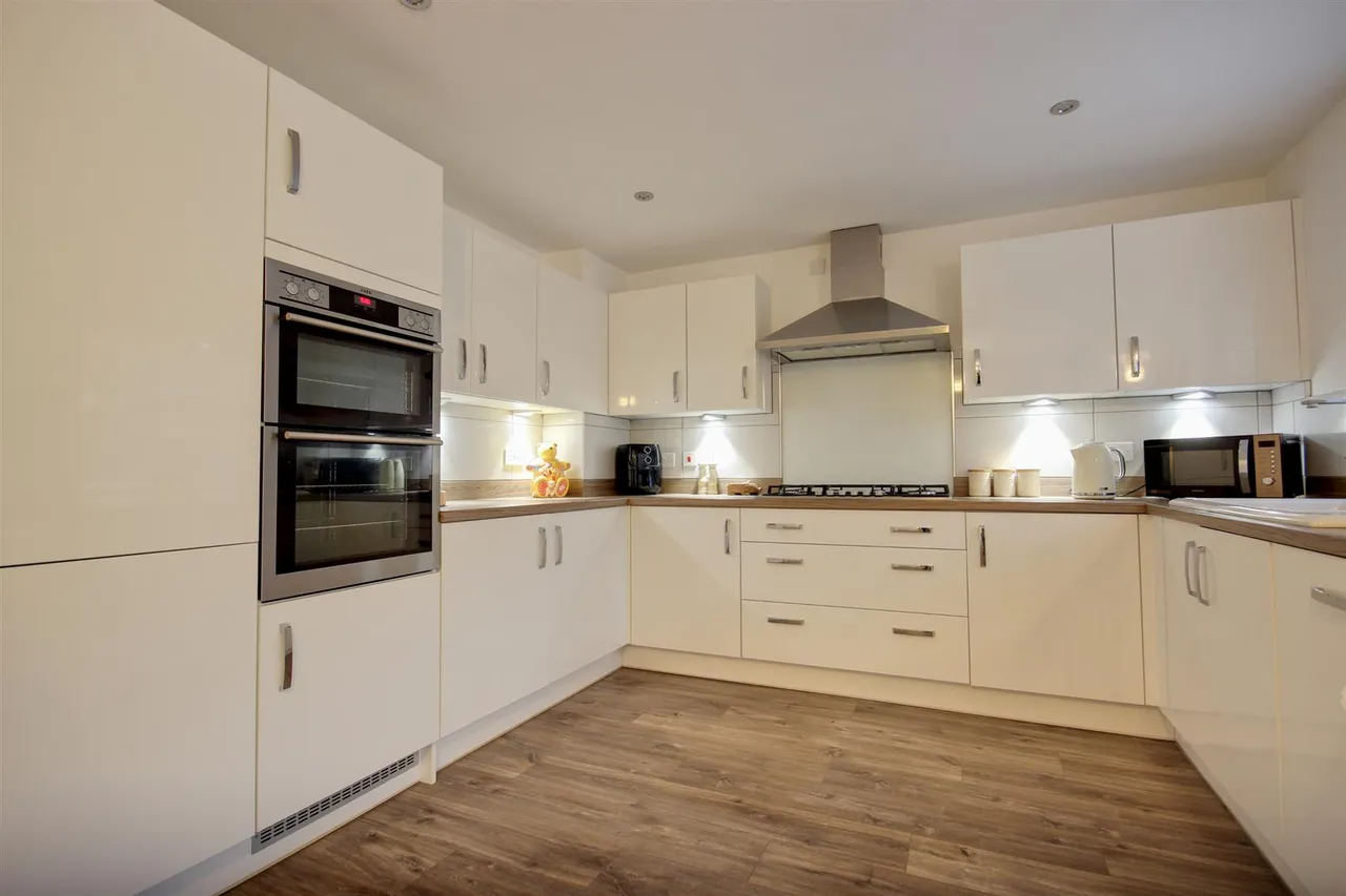 Lawrance Avenue, Anlaby, Hull, photo 15
