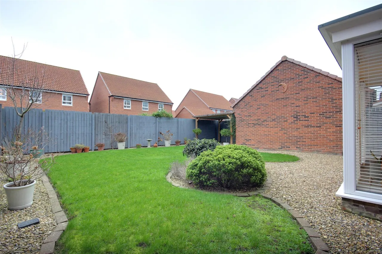 Lawrance Avenue, Anlaby, Hull, photo 11