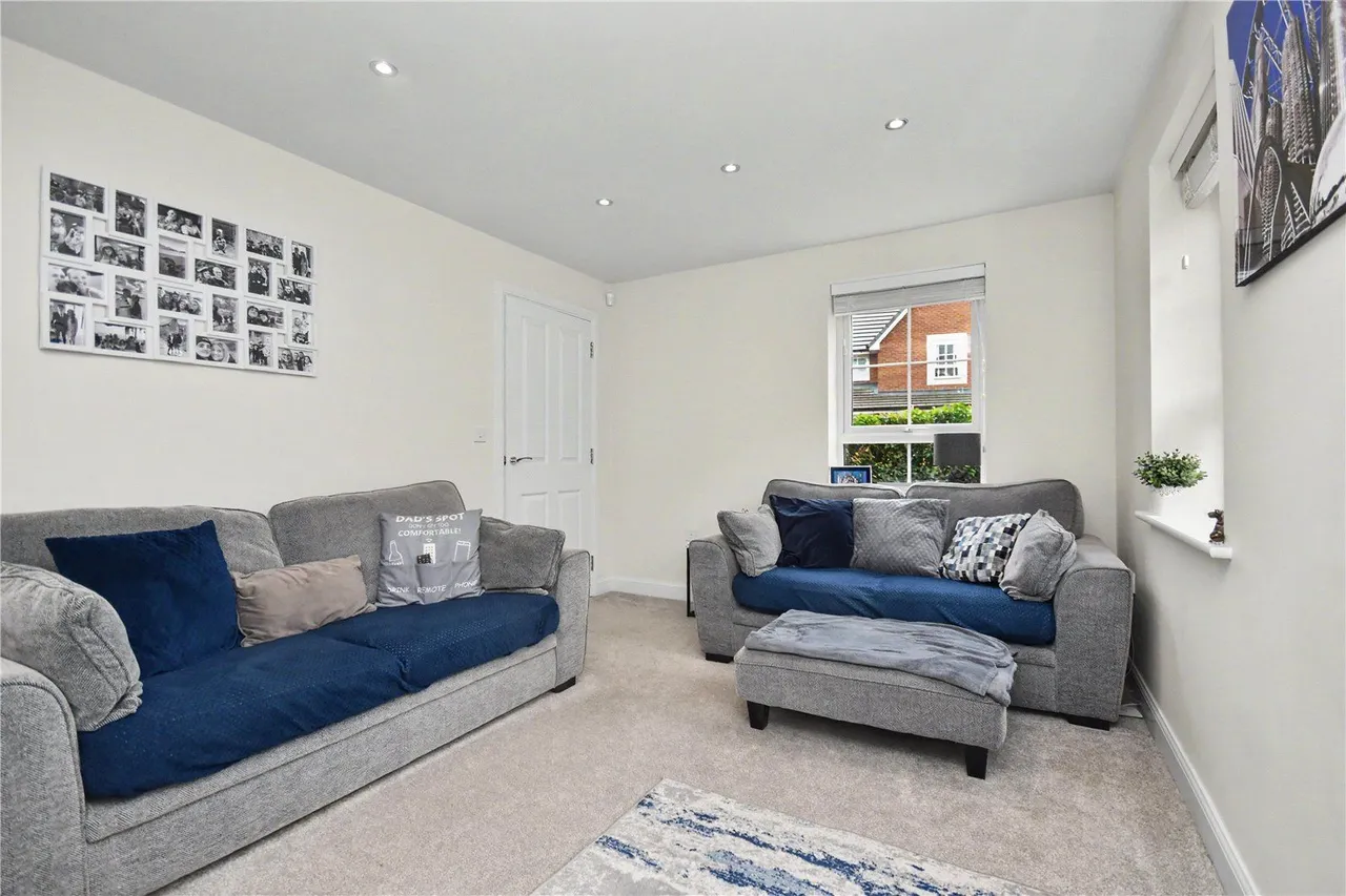 Davy Avenue, Micklefield, LS25, photo 22