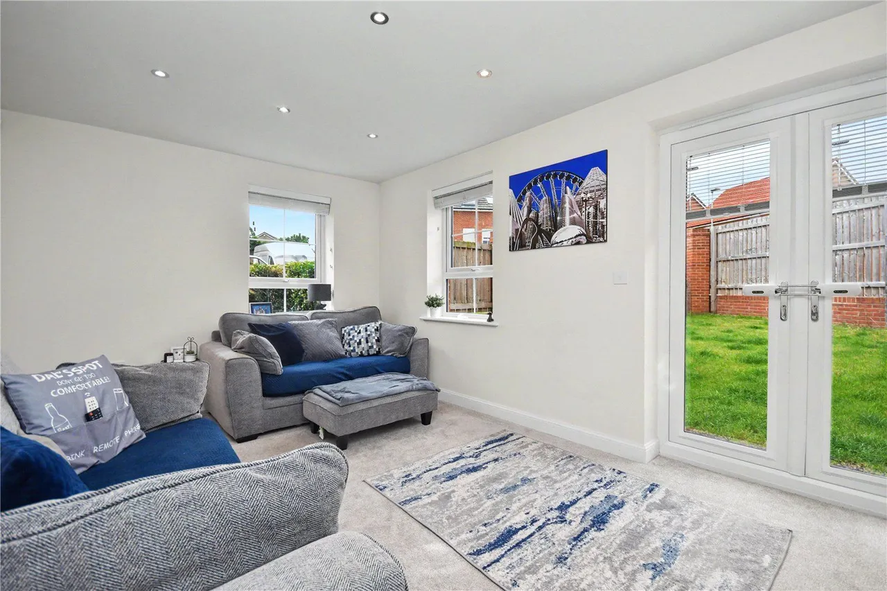 Davy Avenue, Micklefield, LS25, photo 3