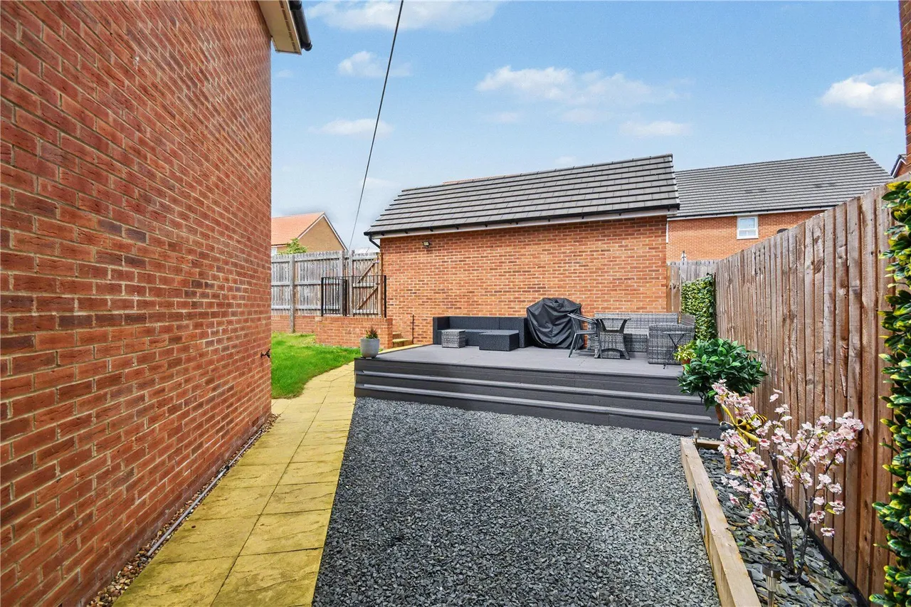 Davy Avenue, Micklefield, LS25, photo 24