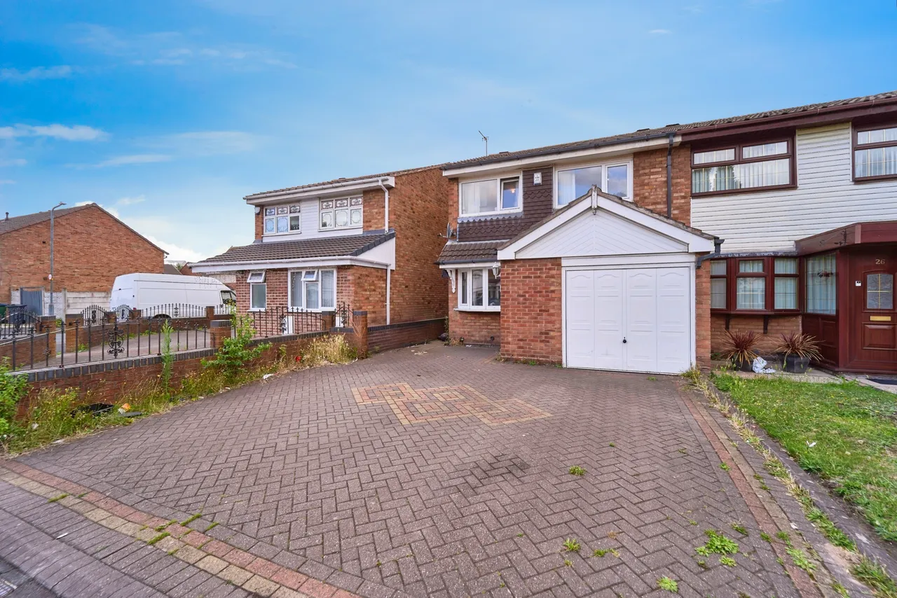 3 bed house for sale — Henn Drive, Tipton