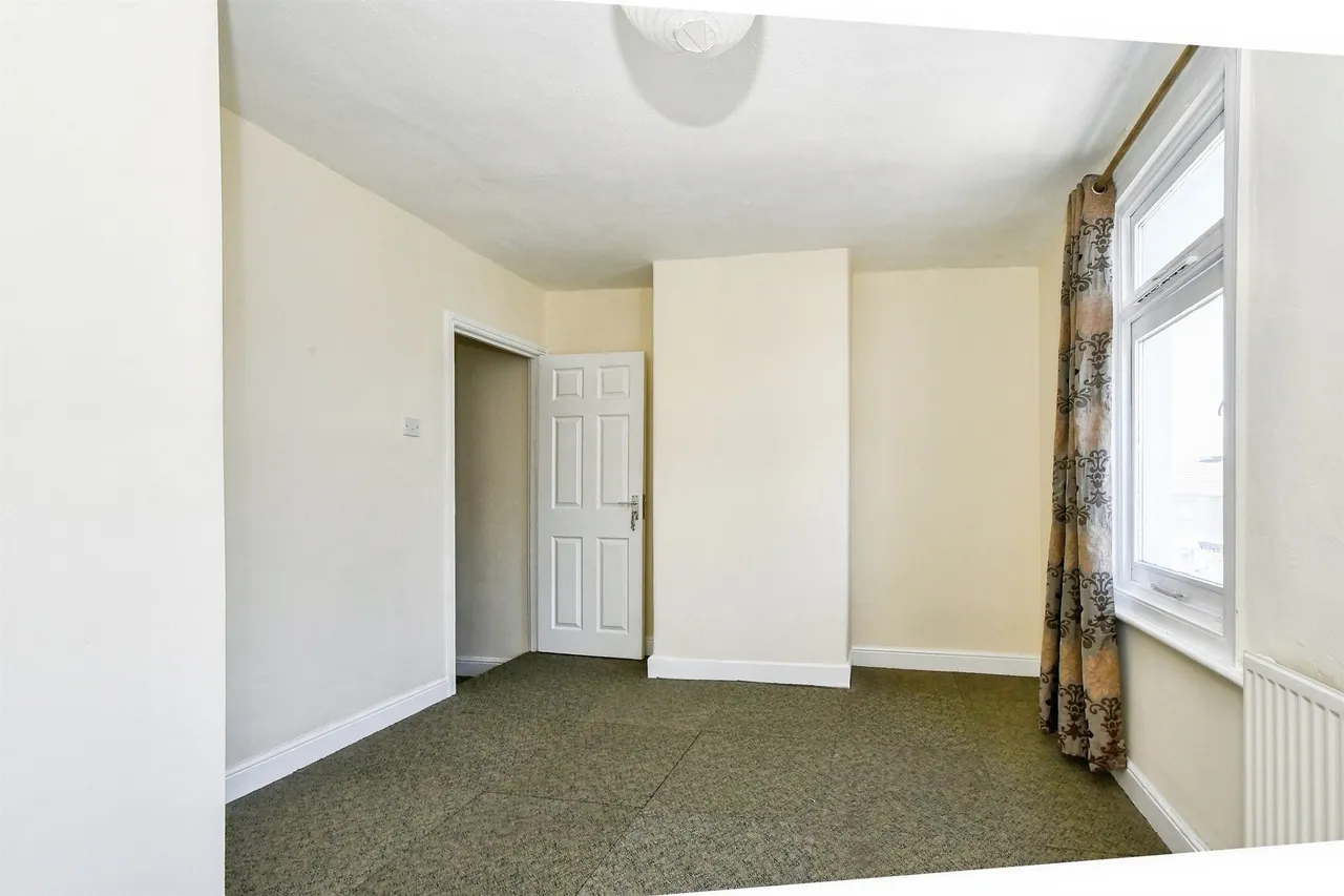 Crombey Street, Swindon, photo 4