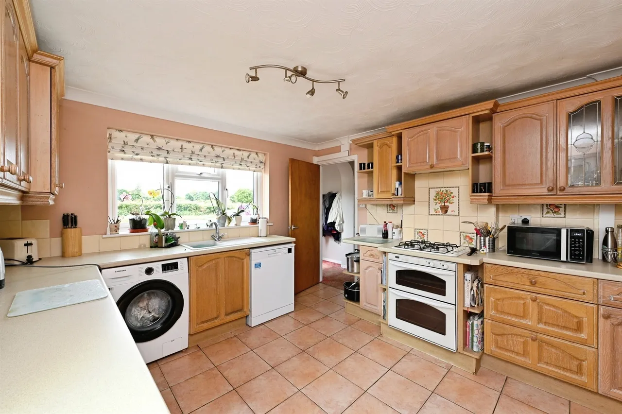 Downham Road, Runcton Holme, KING'S LYNN, photo 8