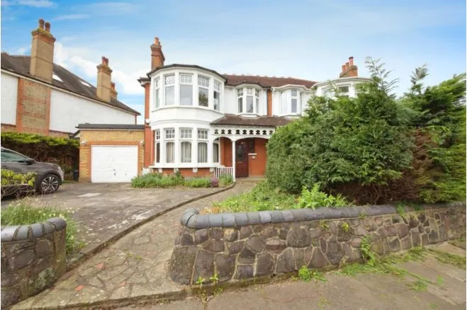 4 bed house for sale — Fox Lane, London