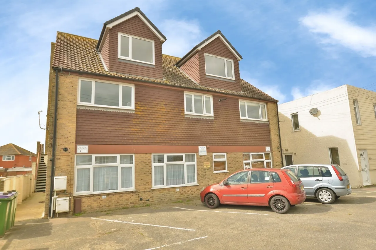 1 bed flat for sale — Dunes Road, Greatstone, New Romney, Kent, TN28