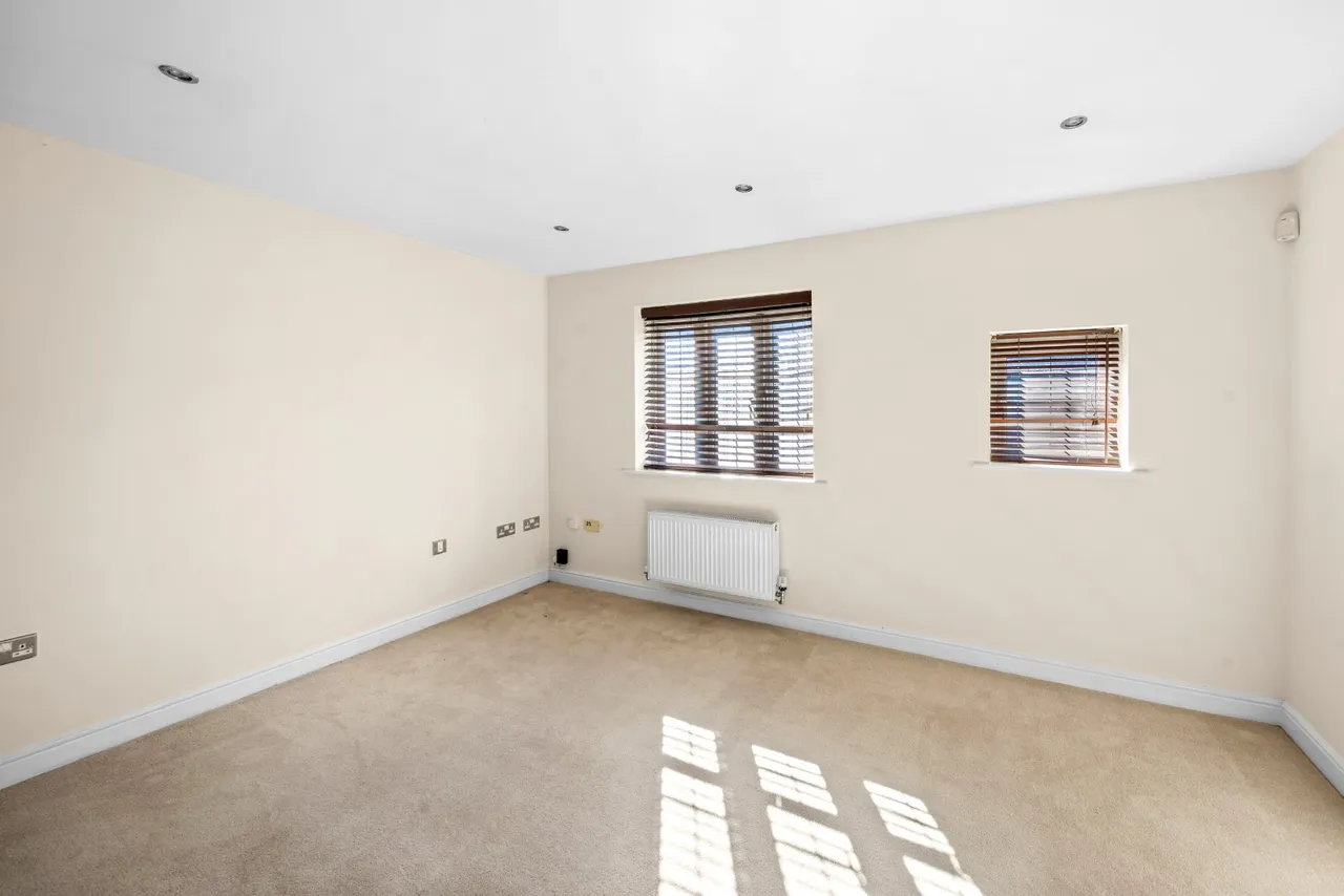 Clark Beck Close, Harrogate, HG3, photo 3