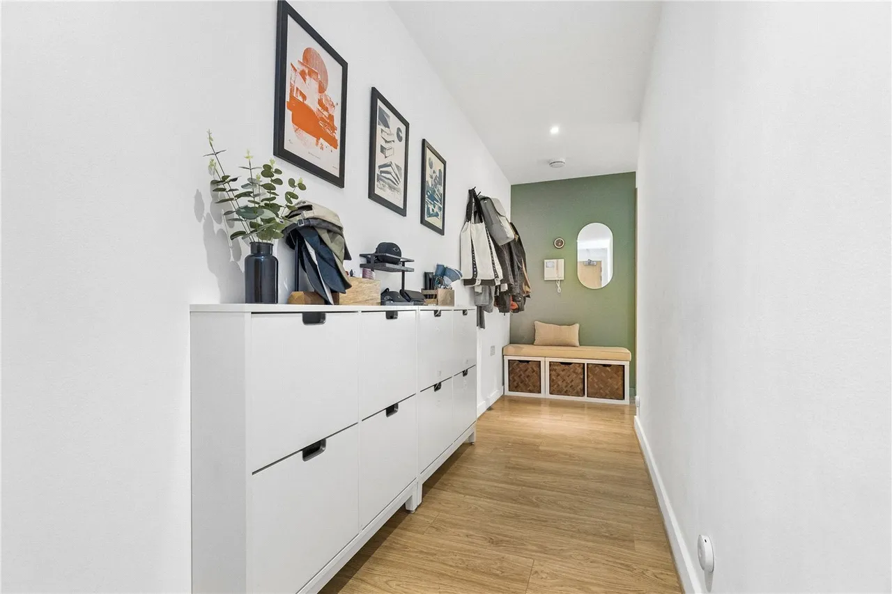Green Lanes, London, N16, photo 10