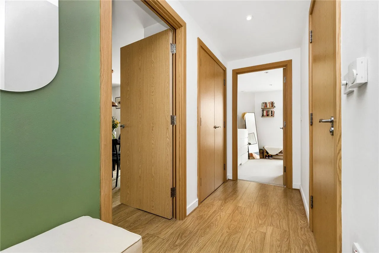 Green Lanes, London, N16, photo 11