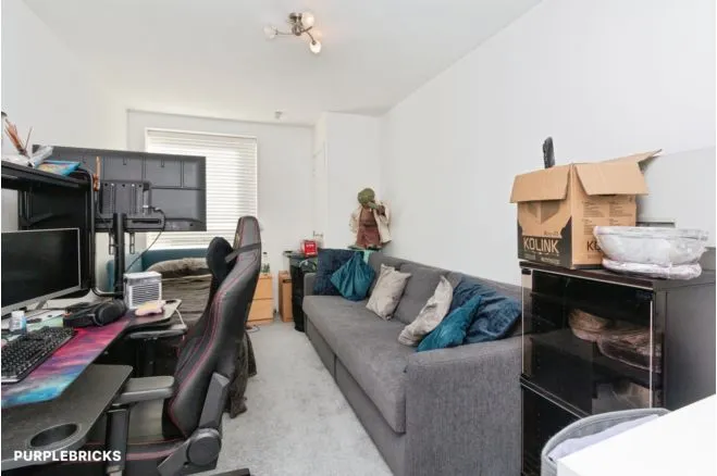 Moorfield Place, Farnborough, GU14, photo 9